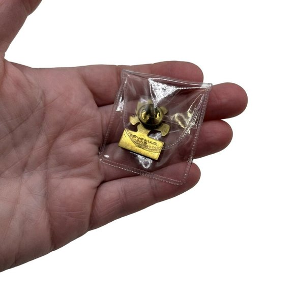 Ray Ban Lapel Hat Pin Made in Taiwan Olympics - Picture 4 of 5